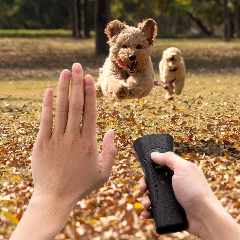 Compact Portable Ultrasonic Dog Deterrent - Image 3