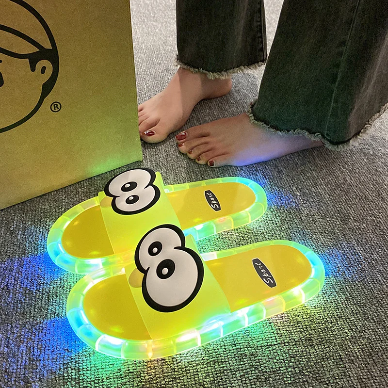 ๐ง 50% OFF NOW! ๐ก LED Cartoon Slippers โ Vibrant Light-Up Sole & Cute Penguin Design โ Flexible PVC & Easy Slip-On ๐ - Image 8
