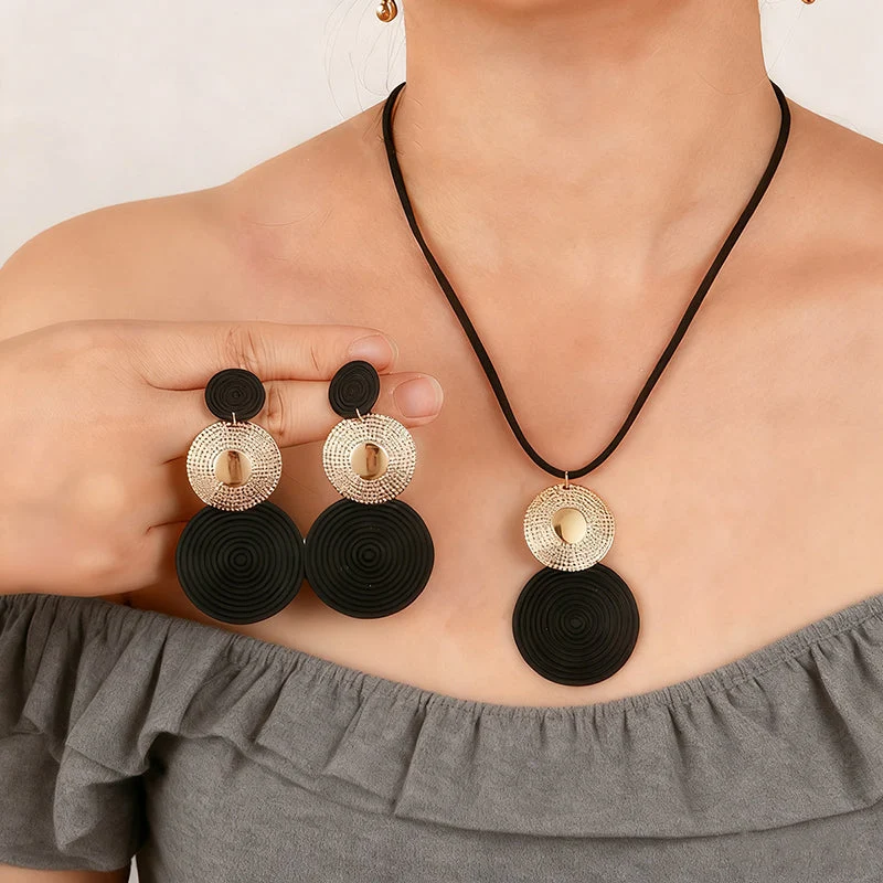 π 50% OFF NOW! β¨ Modern Chic Necklace & Earring Set β Gold finish, geometric design & lightweight β perfect for daily elegance or gifting π« - Image 11